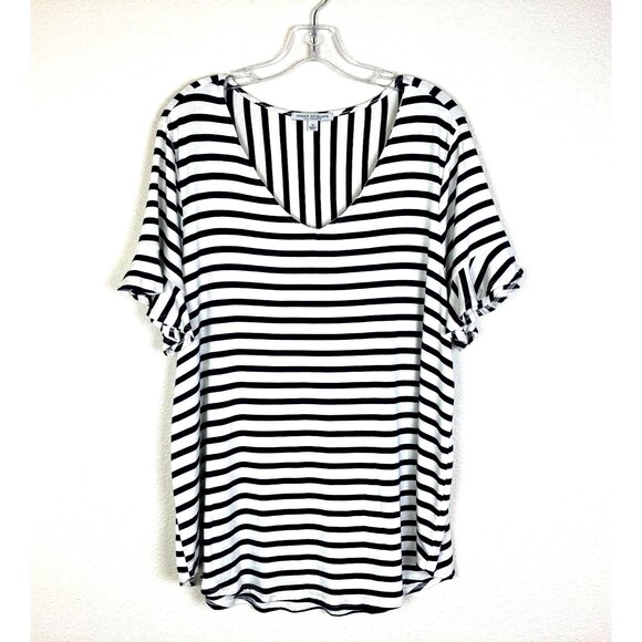 Green Envelope Women's Top Size 1X Black & White Striped Short Ruffled Sleeve - Picture 1 of 4